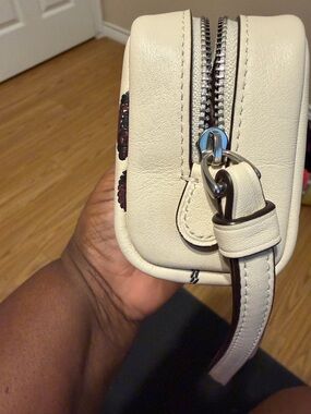 COACH Pouch Wristlet in Chalk Multi CDF01 EUC